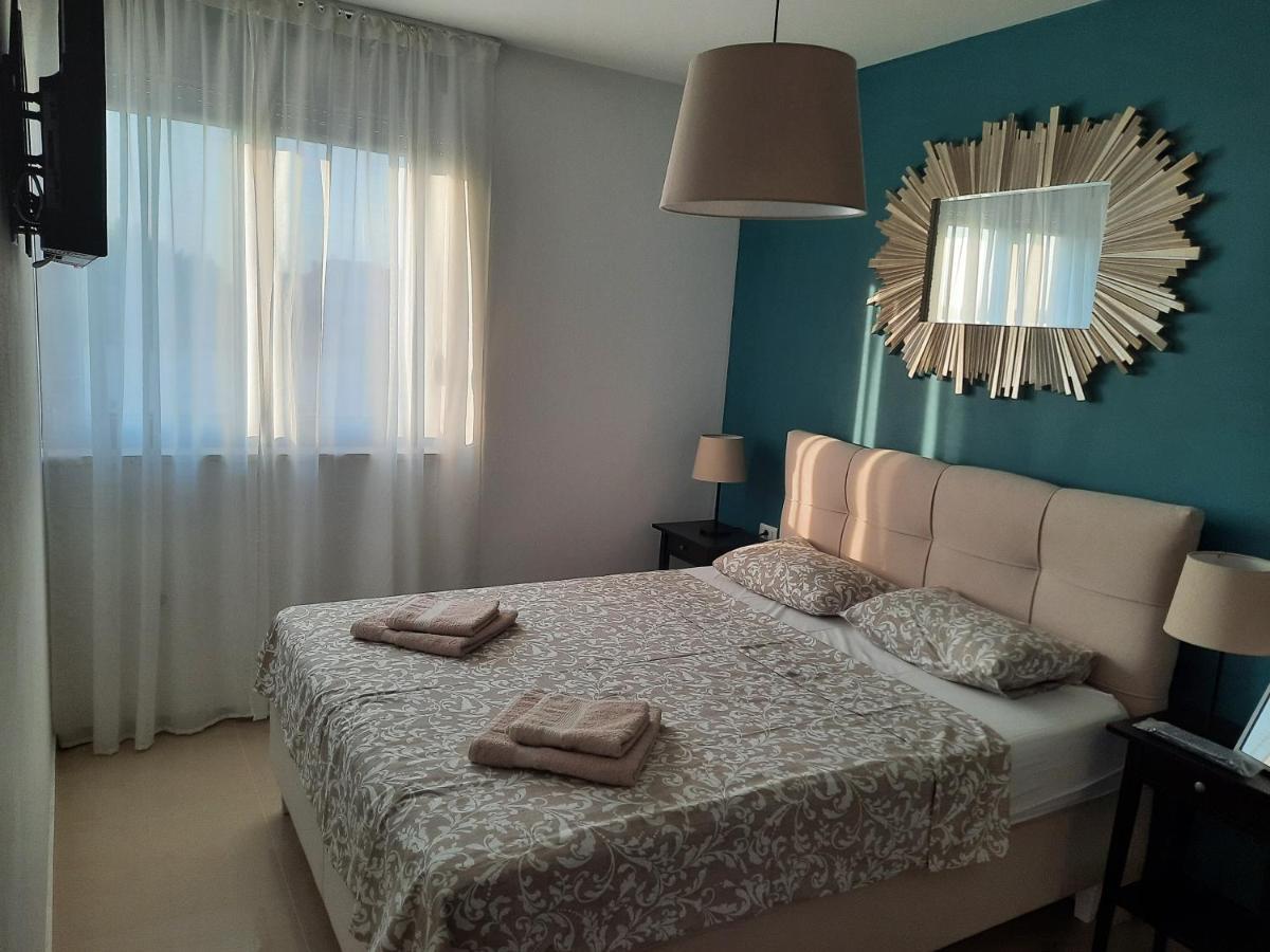 Enjoy Pula - New Apt With Terrace And Free Parking Garage Dış mekan fotoğraf